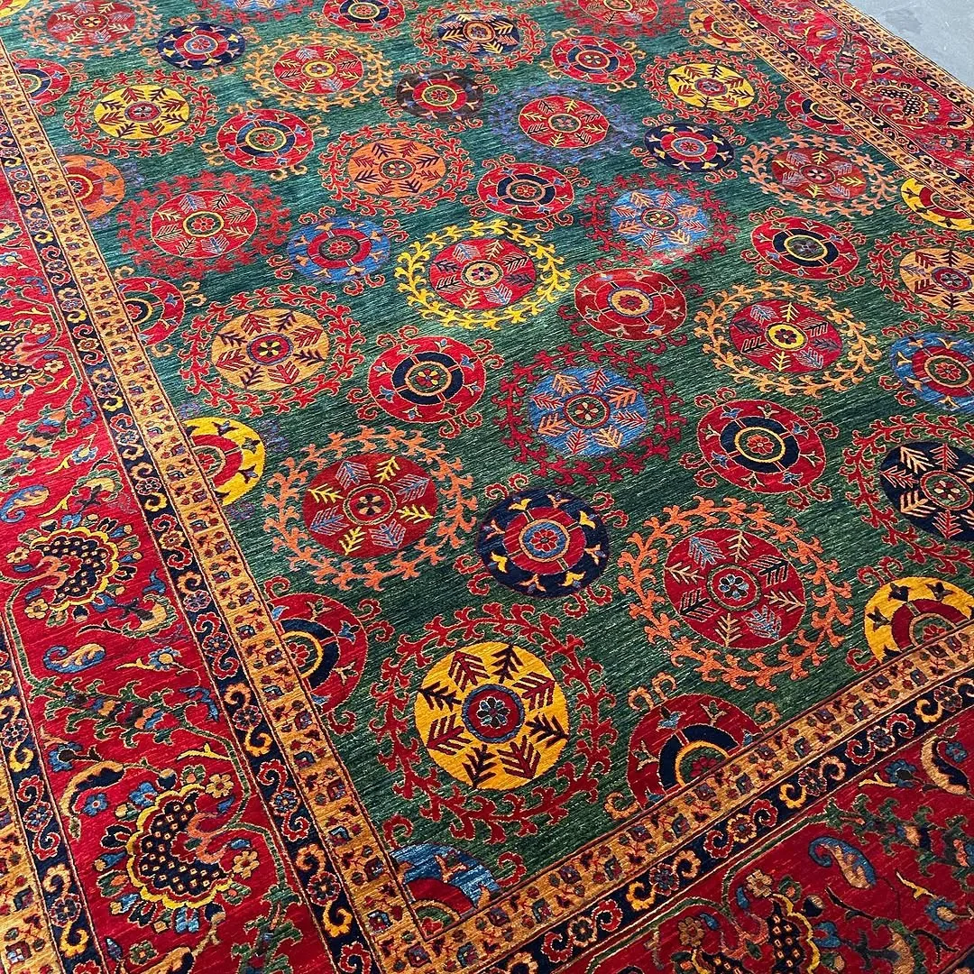Green Roundel Carpet &mdash; hand-knotted Oriental rug