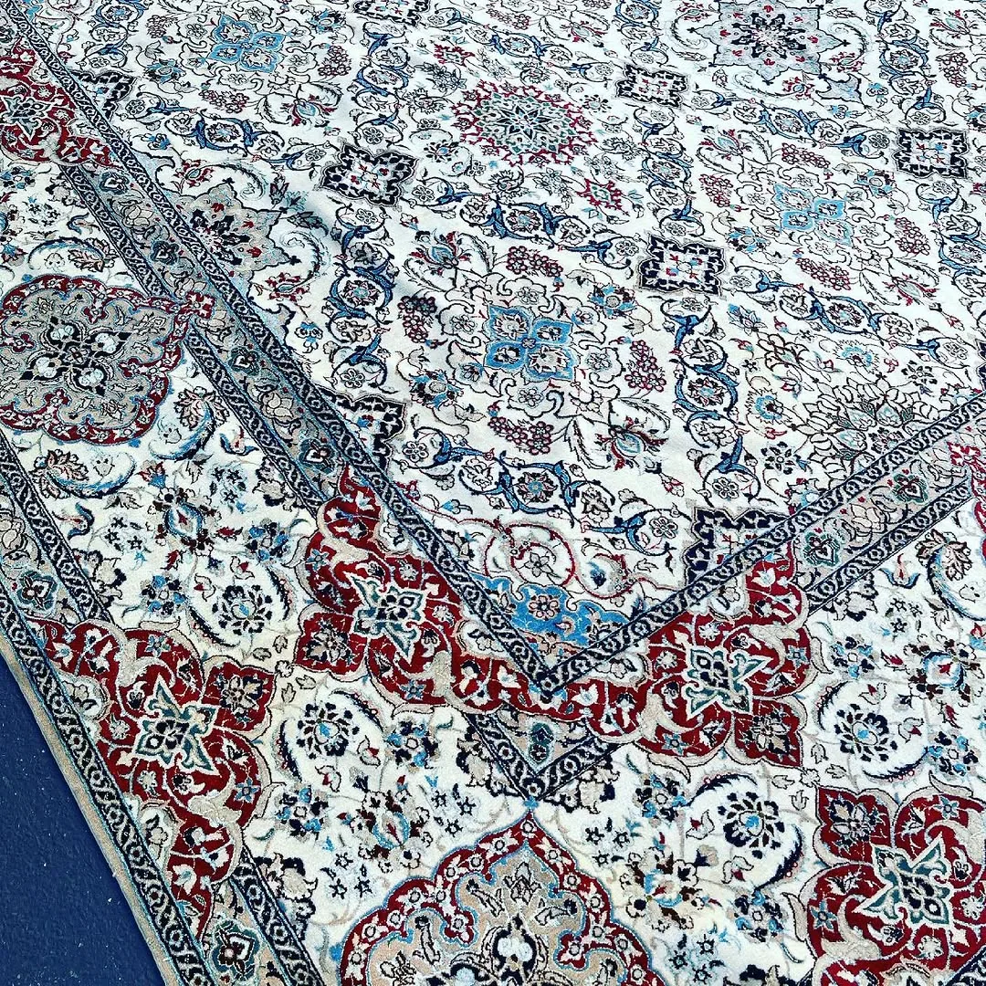 Pale Garden Carpet &mdash; hand-knotted Oriental rug