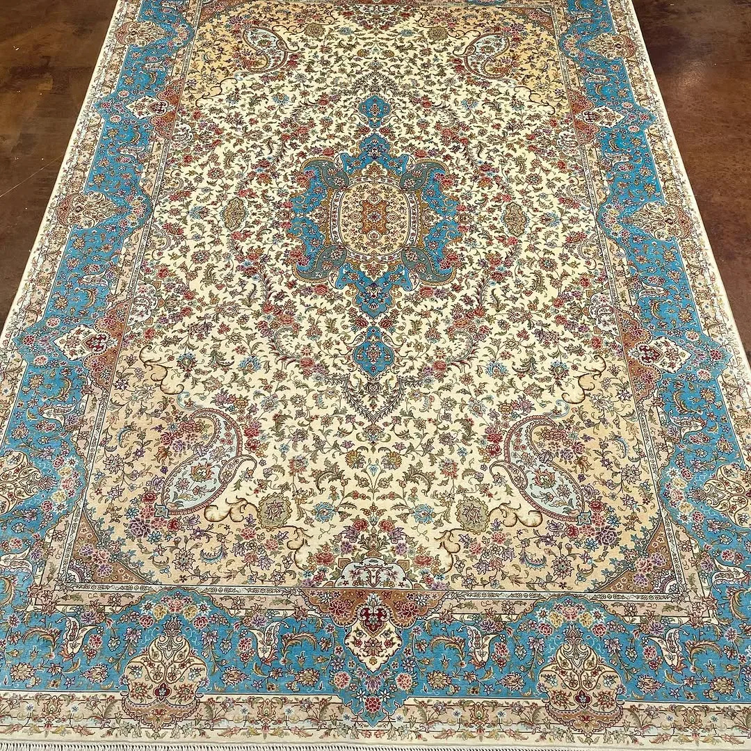 Sky-Blue Medallion Carpet &mdash; hand-knotted Oriental rug