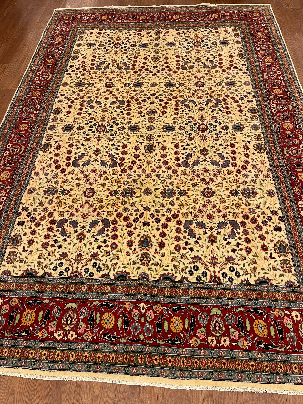 Ivory Millefleurs Carpet &mdash; hand-knotted Oriental rug