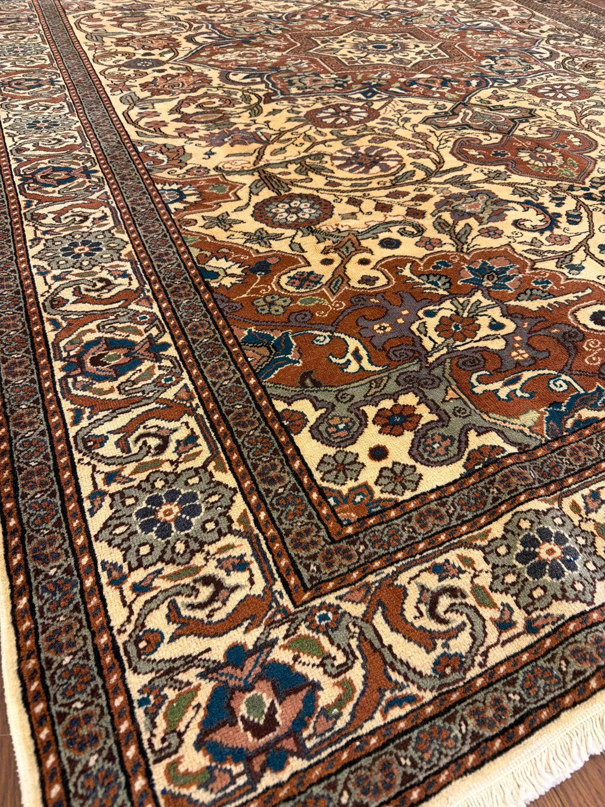 Ivory Blossom Carpet &mdash; hand-knotted Oriental rug